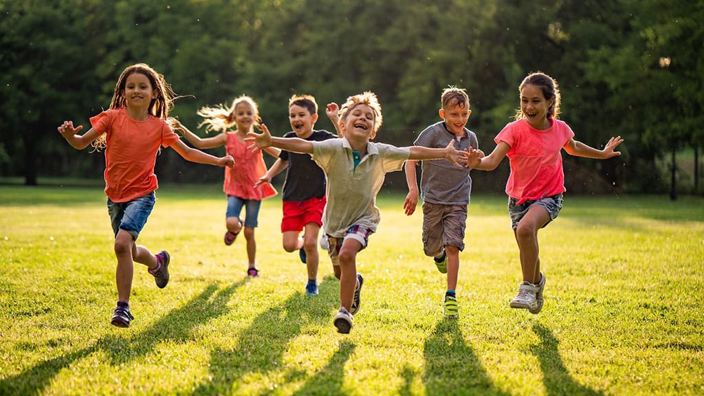 Ykdysadyýetçiler köp gazanmak üçin kimler bilen dostlaşmalydygyny anykladylar
