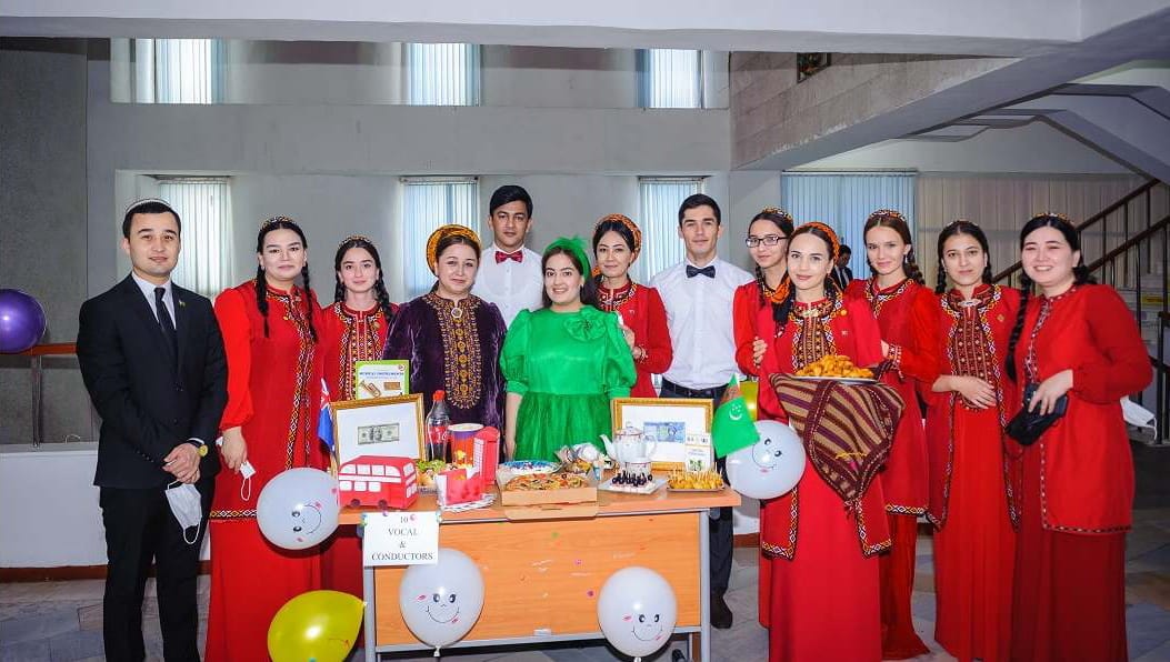 A competition on English language was held in the Turkmen National Conservatory