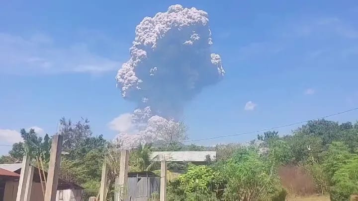 Indoneziýada Lewoboti ýanardagy oýandy, iň ýokary howp yglan edildi