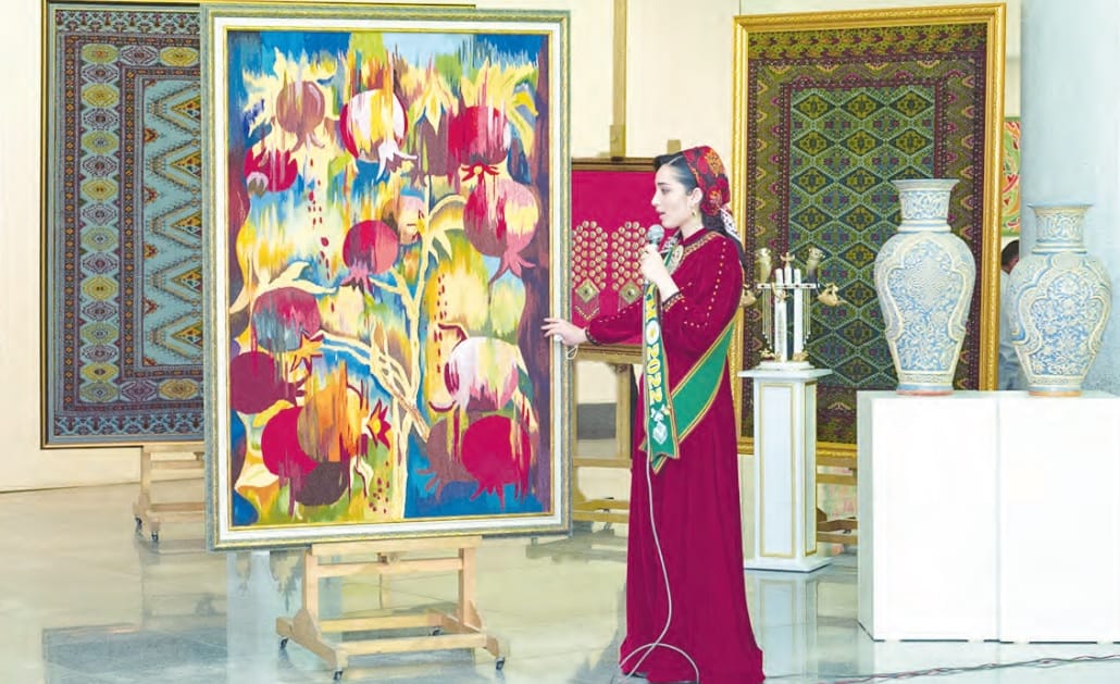 Более 100 выпускников Академии художеств Туркменистана защитили дипломные работы