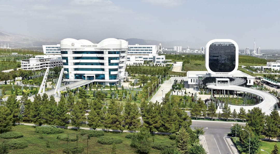 Бердымухамедов предложил построить в Ашхабаде два новых медцентра