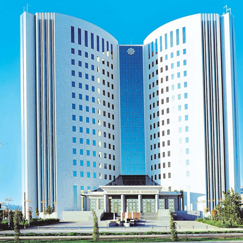 Türkmenistanda alymlyk derejelerine dalaşgärlige 80 adam hasaba alnar