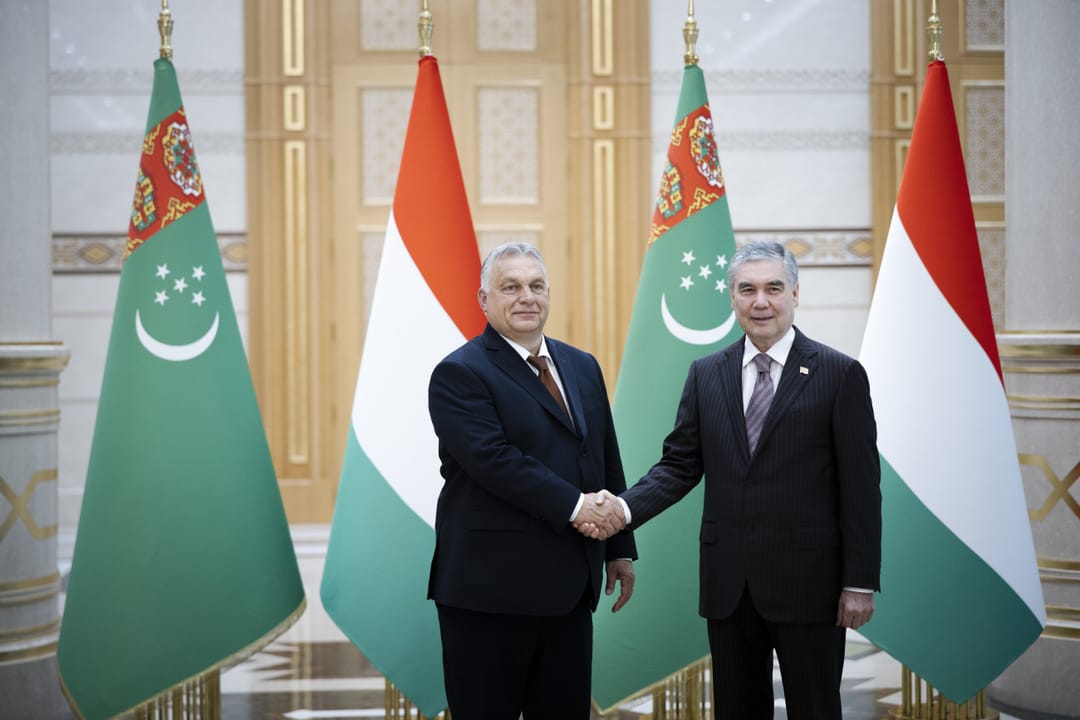 Гурбангулы Бердымухамедов пригласил Премьер-министра Венгрии на празднование 300-летия Махтумкули Фраги