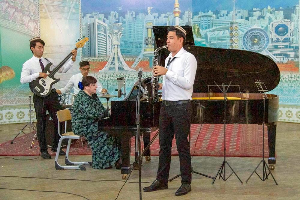 Ashgabat ragtime was performed for the 50th anniversary of the Turkmen National Conservatory