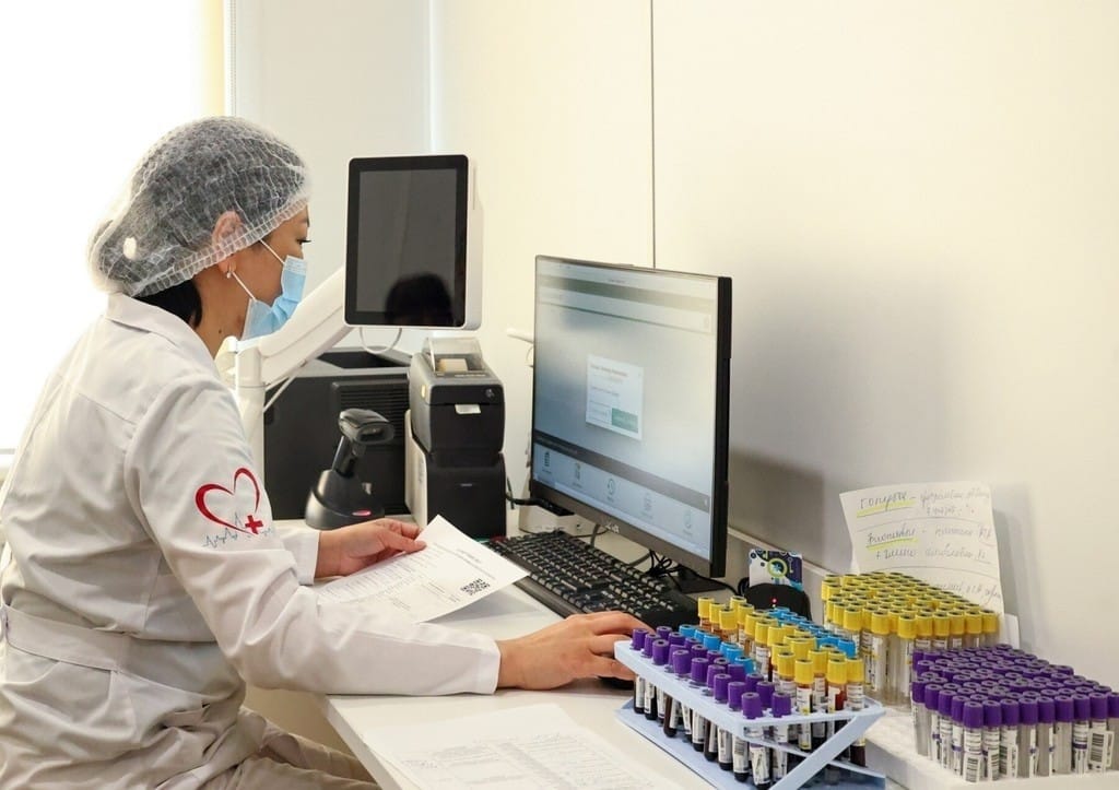 BSGG koronawirus keseliniň agyr geçmegi bilen bagly üýtgeşmeleri tapmady