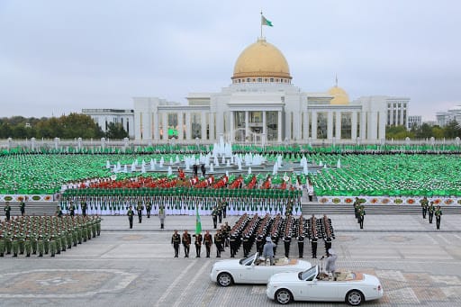 В Ашхабаде в честь празднования 30-летия независимости Туркменистана состоится военный парад