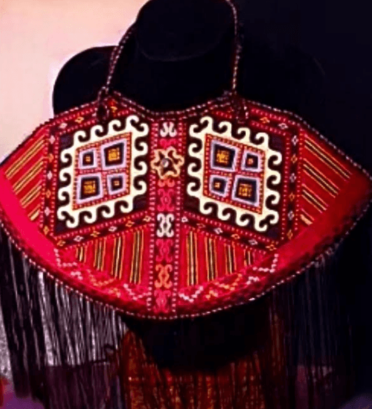 На мини-ярмарке во Французском институте Ашхабада будут куклы, этно-галстуки и украшения