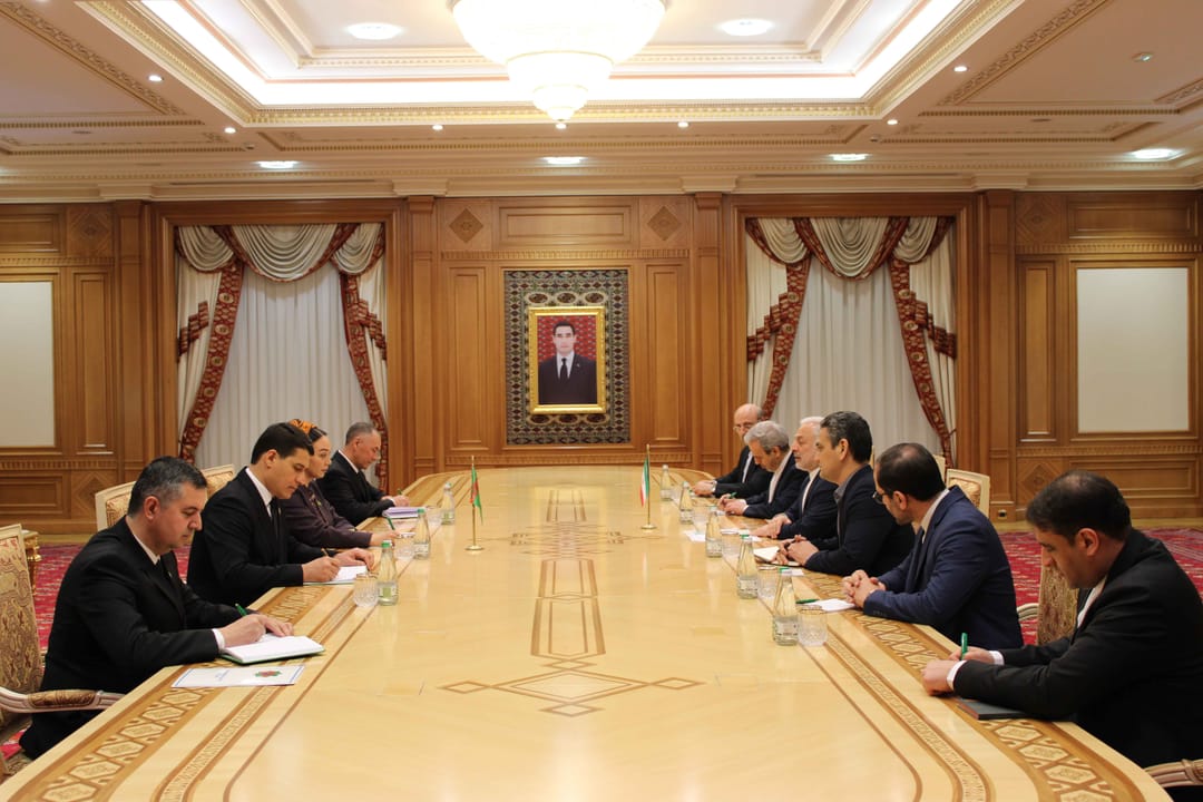 Türkmenistanyň Mejlisinde parlament meselelerine bagyşlanan türkmen-eýran gepleşikleri geçirildi