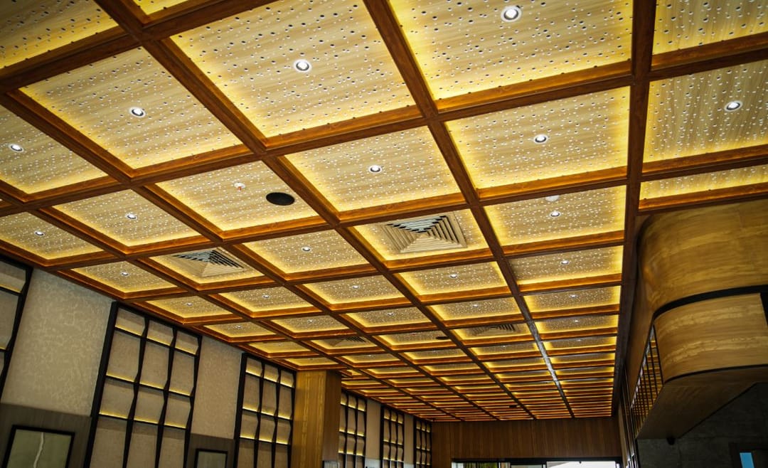 Подвесные потолки от Ak Bulut — стиль, качество и практичность для вашего интерьера