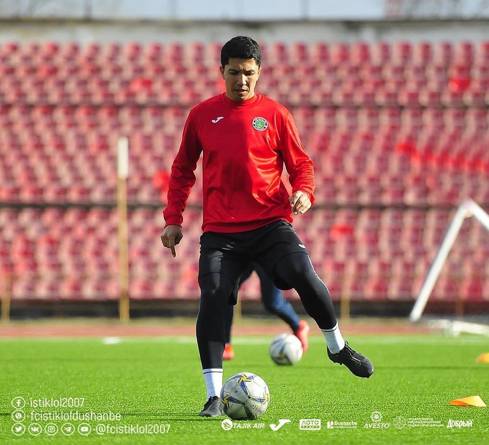 Вахит Оразсахедов тренируется вместе с «Истиклолом»