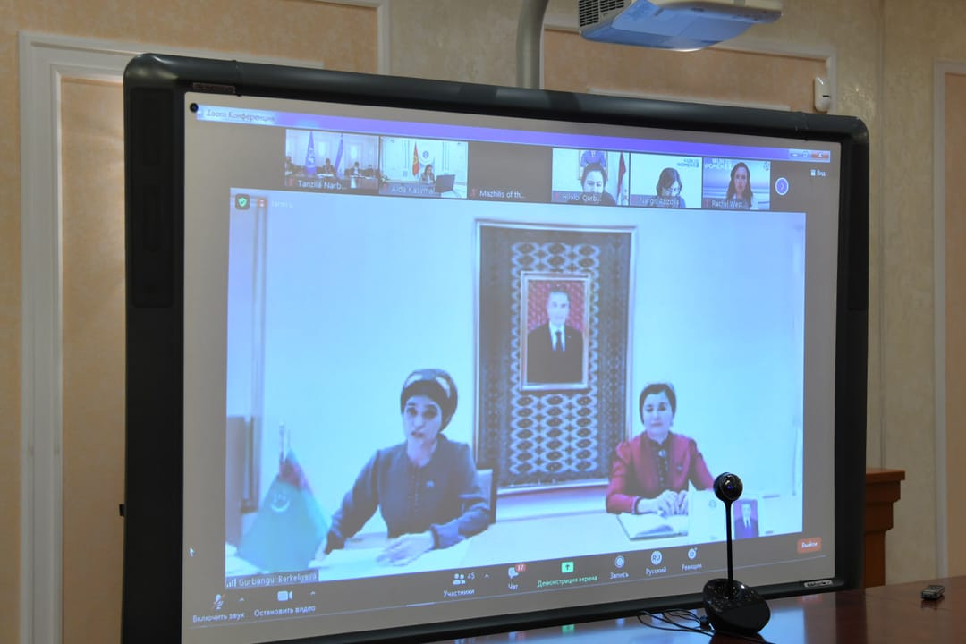 Представитель Меджлиса Туркменистана приняла участие в диалоге женщин-лидеров Центральной Азии