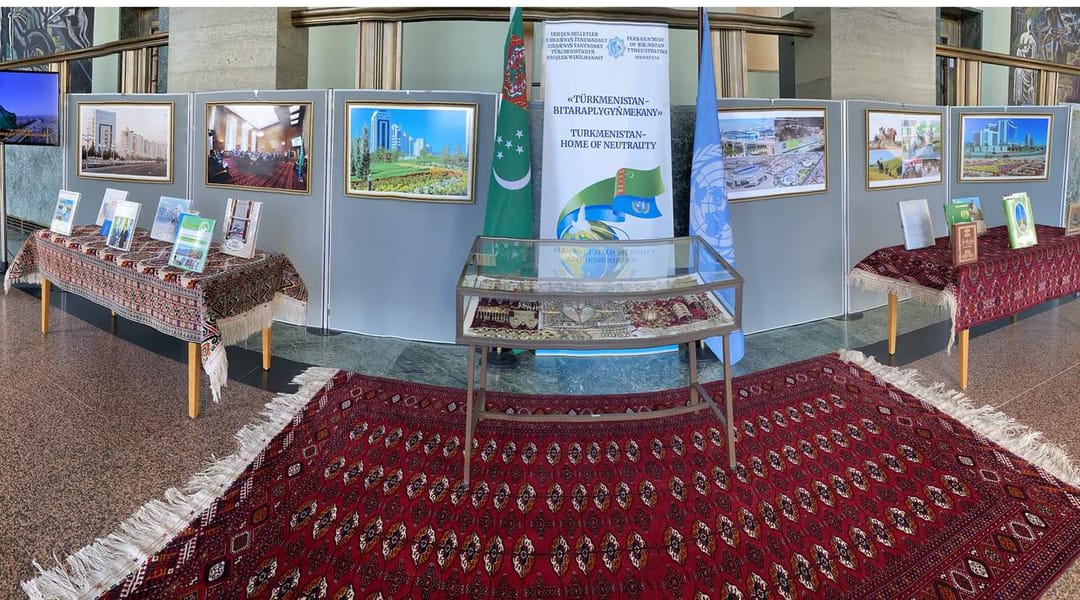 Ženewada türkmen Bitaraplygyna bagyşlanan sergi öz işine başlady