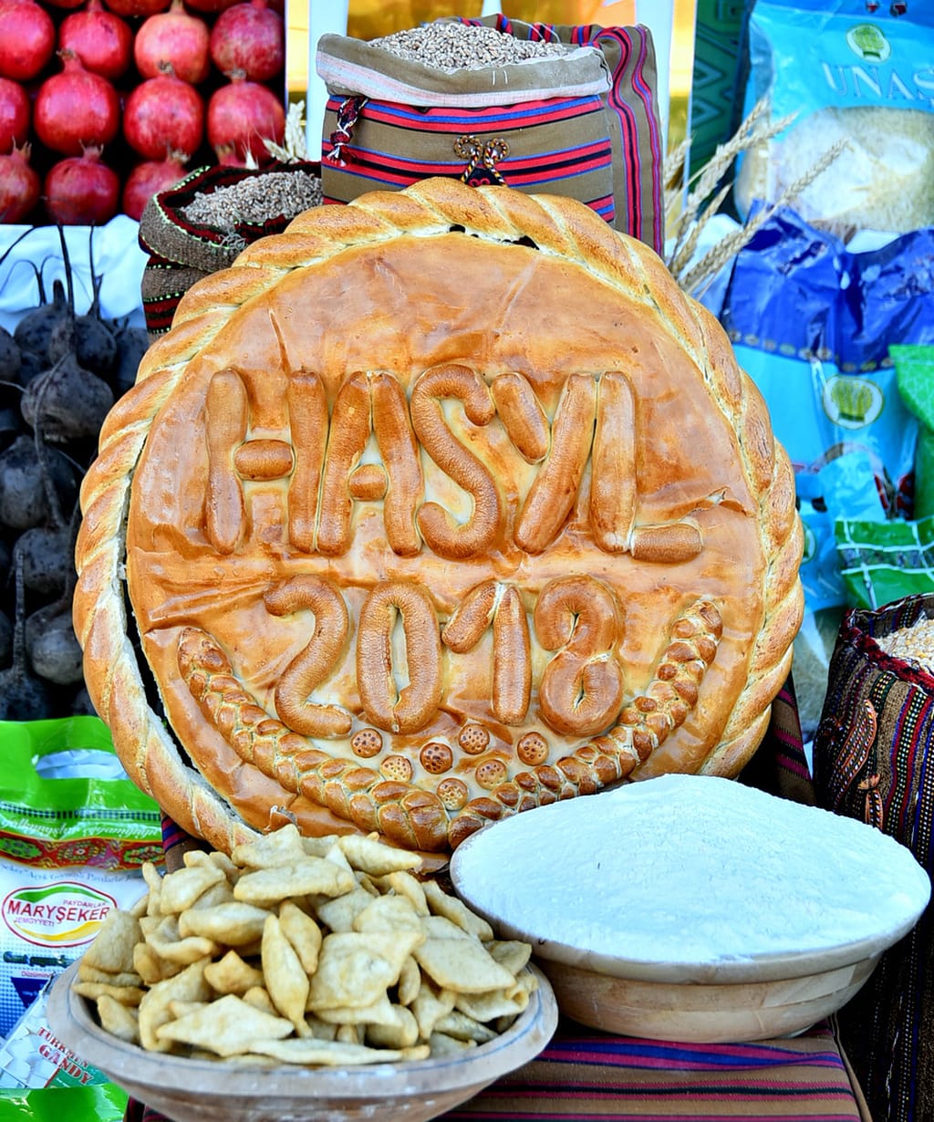 В Туркменистане торжественно отметили Праздник урожая 