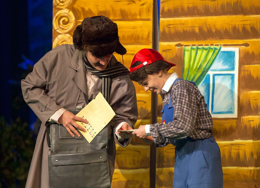 «Трое из Простоквашино» на сцене Пушкинского драматического театра в Ашхабаде 