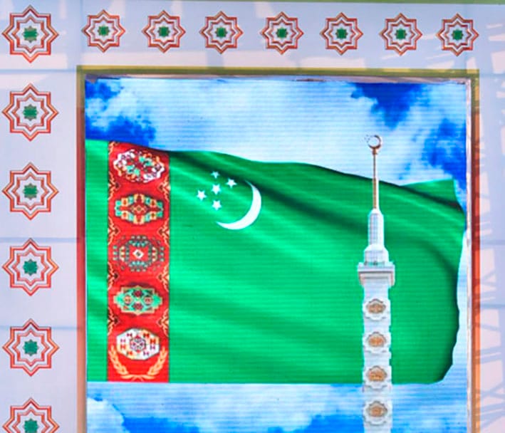 Lebap welaýatynda Türkmenistanyň Konstitusiýasynyň we Türkmenistanyň döwlet Baýdagynyň günine bagyşlanyp dabaraly çäre geçirildi