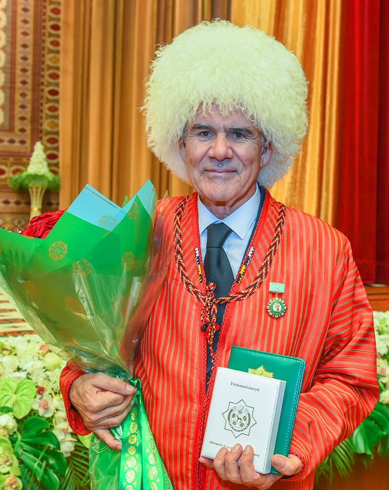 Ussat türkmen opera aýdymçysy Atageldi Garýagdyýewa Türkmenistanyň «Hormatly il ýaşulusy» diýen at dakyldy