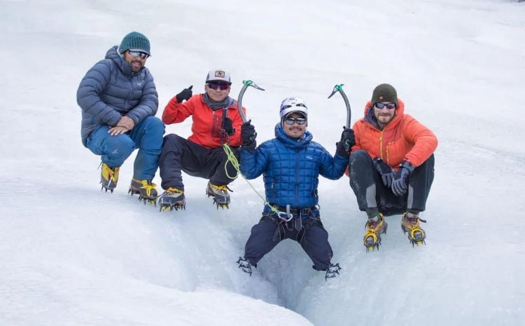 Альпинист из Непала поднялся на Эверест на протезах