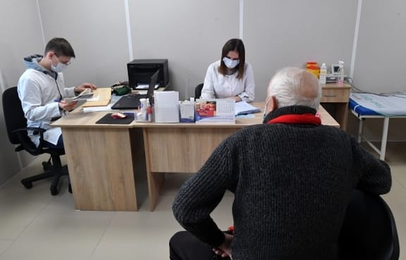 Hünärmen: koronawirusyň täze «stratus» görnüşi gartaşan adamlar üçin howply