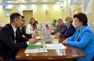 Türkmen konsuly Astrahan döwlet lukmançylyk uniwersitetiniň rektory bilen duşuşdy