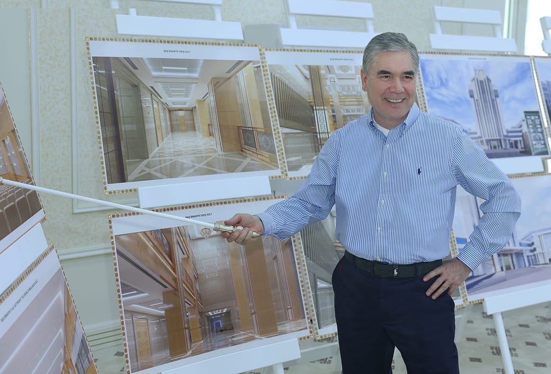 Национальный Лидер туркменского народа проинспектировал ход строительства в Ашхабаде