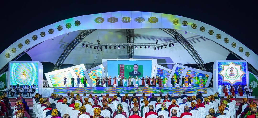 Aşgabatda sungat ussatlarynyň konserti geçirildi