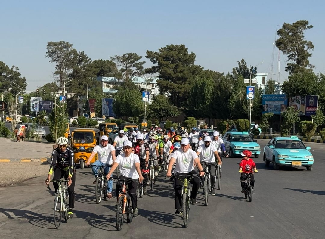Туркменские дипломаты отметили Всемирный день велосипеда в Герате
