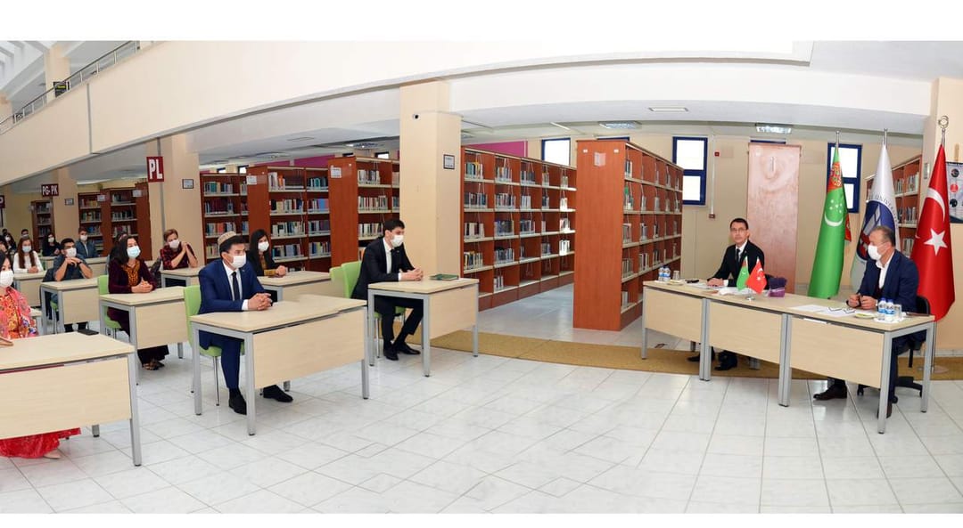 Между туркменским и турецким вузами состоялась видеоконференция