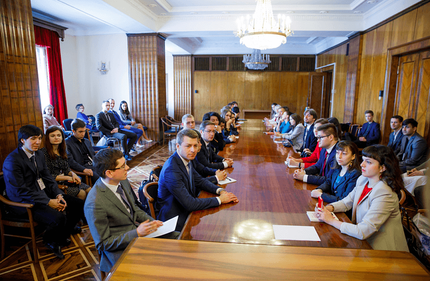 Конкурс молодых международников СНГ имени Громыко завершил прием работ 