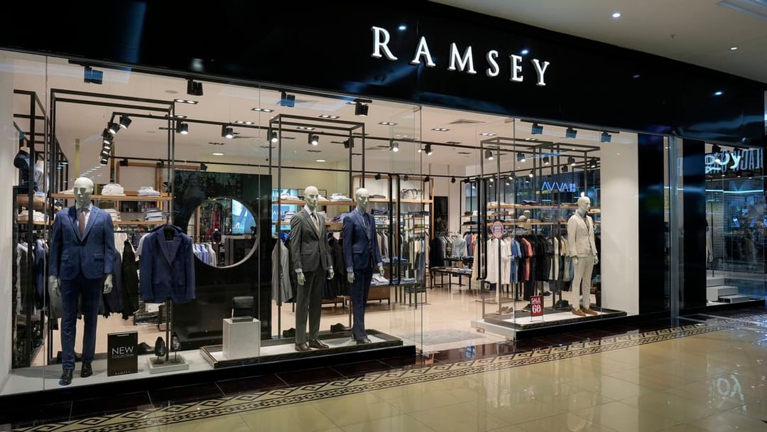 В магазине мужской одежды Ramsey объявлены скидки до 60%