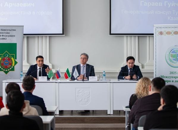 Türkmenistanyň baş konsuly KFU-nyň Ýelabuga institutynda türkmenistanly talyplar bilen duşuşdy 