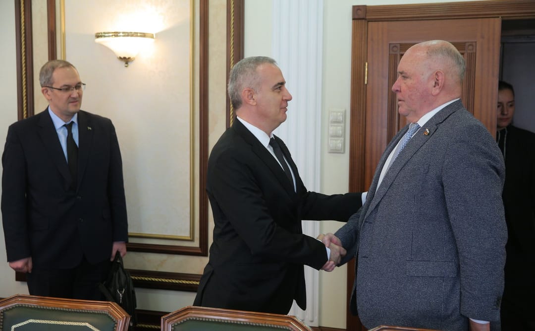 Türkmen ilçisi Russiýanyň Federasiýa Geňeşiniň Halkara gatnaşyklar komitetiniň başlygy bilen duşuşdy