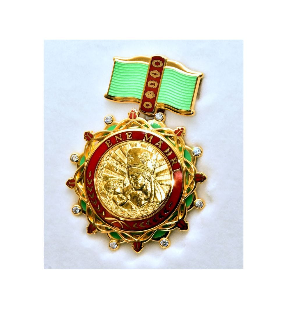 В Туркменистане к пенсиям и пособиям матерей с почетным званием «Эне Мяхри» прибавят 30%