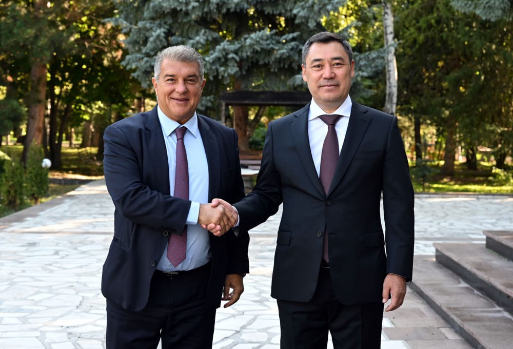 Sadyr Japarov met with the president of Barcelona