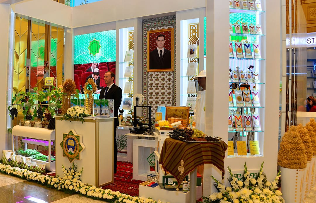 В Ашхабаде открылась Международная выставка по здравоохранению, образованию и спорту 