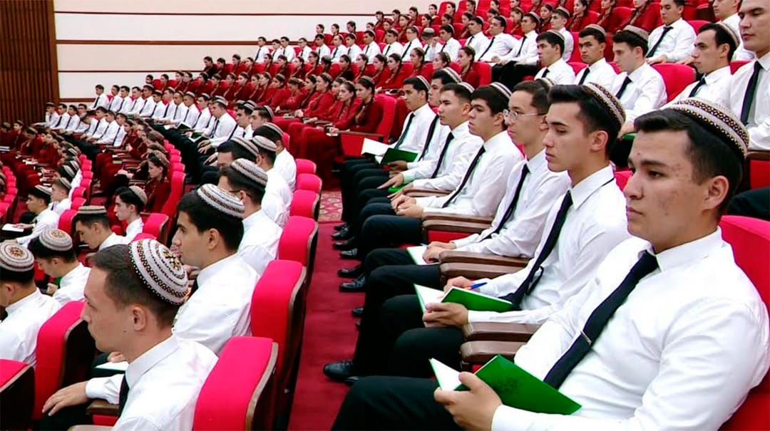 В вузе Туркменистана прошёл тренинг для студентов-волонтеров LLDC3