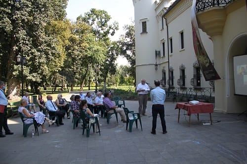 В Румынии открылась выставка фотографий и этнографических объектов Туркменистана