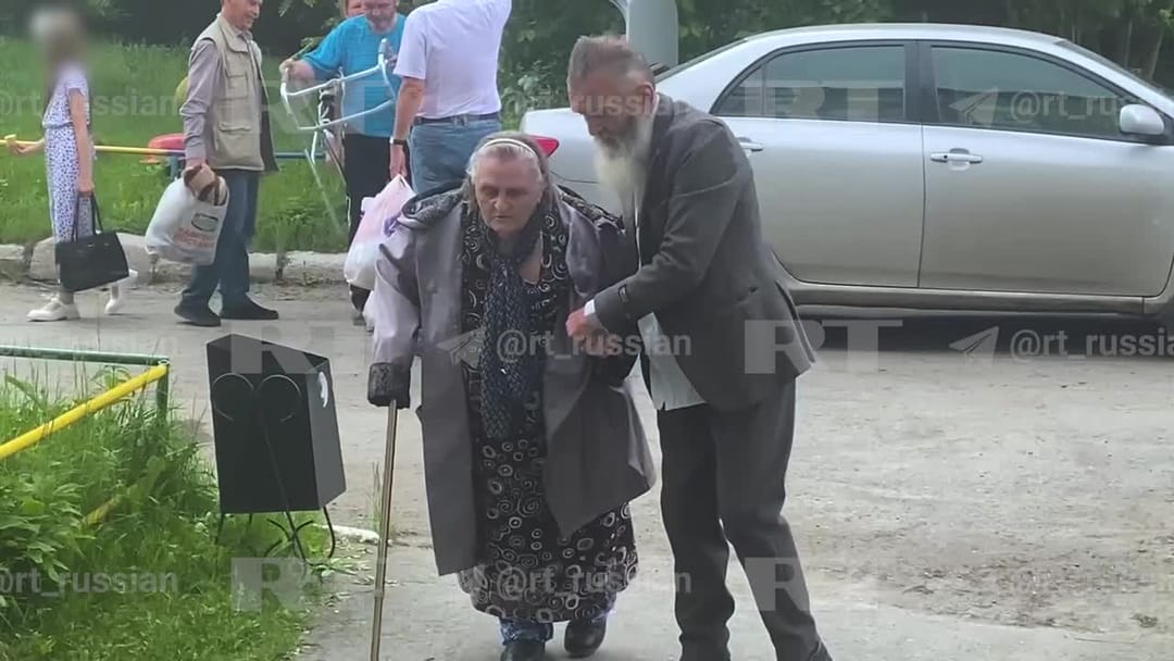 Kyrk ýyldan soňra Russiýa dolanan öňki harby esger ejesi bilen duşuşdy