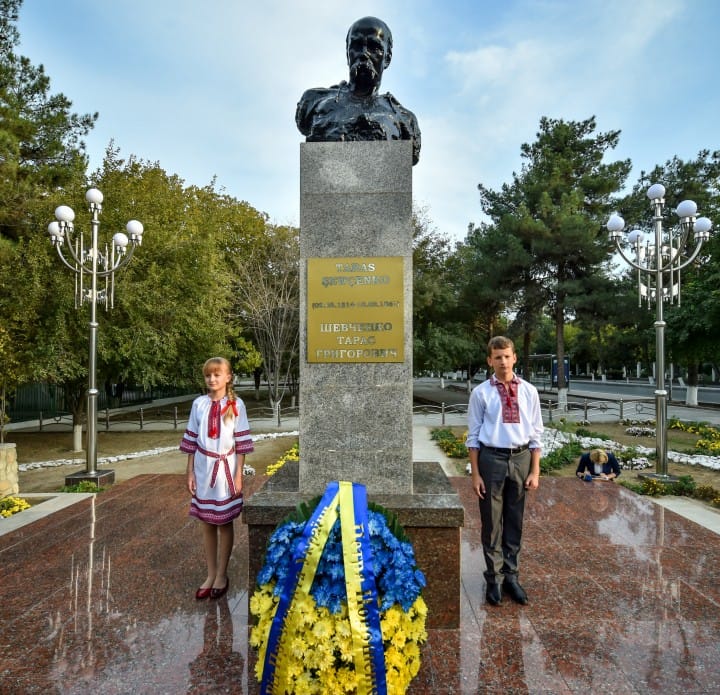 В Ашхабаде отметили 207-летие со дня рождения Тараса Шевченко