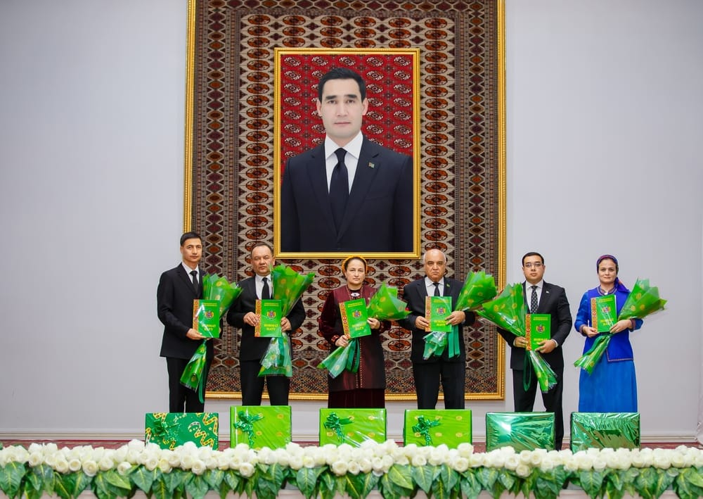 В Туркменском государственном университете состоялось награждение педагогов и студентов