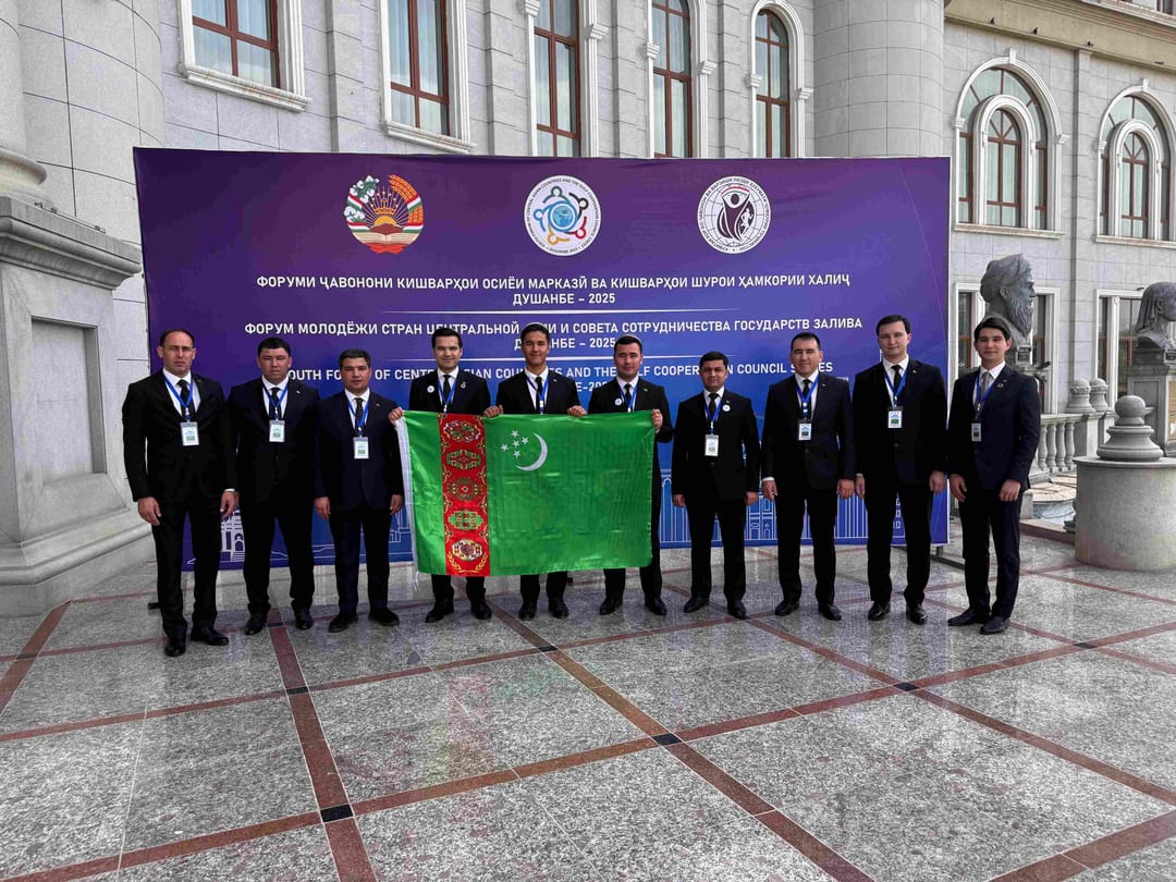 Туркменская делегация участвует в международном молодёжном форуме в Таджикистане