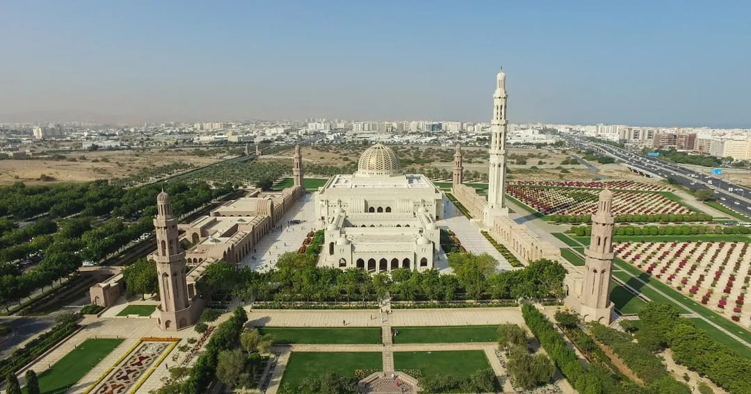 Президент Туркменистана поздравил султана Омана с Национальным днём