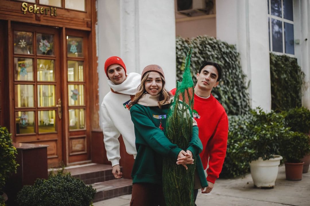 Бренд одежды Däp из Туркменистана выпустил новогоднюю коллекцию