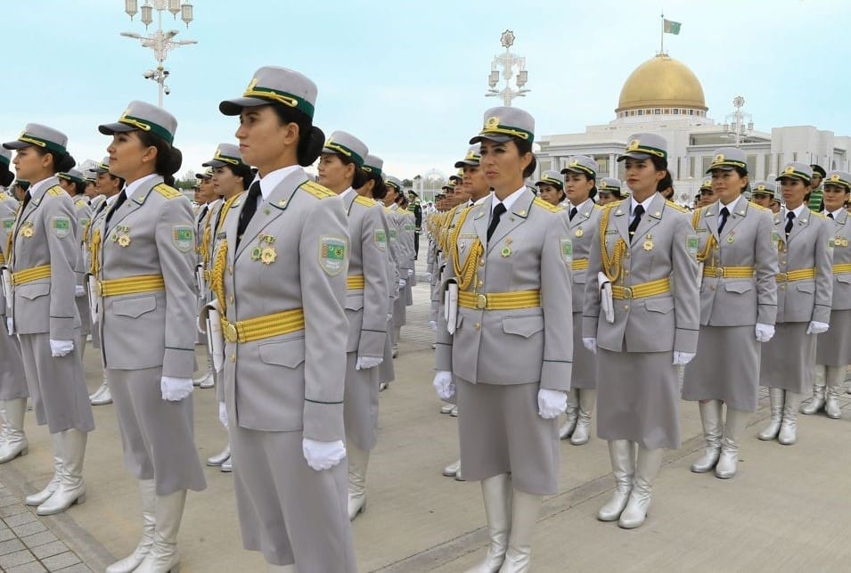 Военный институт Министерства обороны Туркменистана объявил набор женщин-курсантов