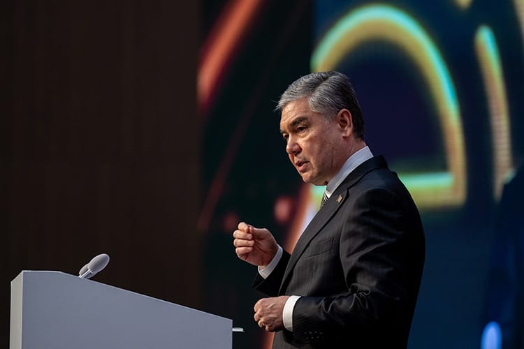 Gurbanguly Berdimuhamedow: Häzirki çylşyrymly döwürde Türkmenistanyň garaýşy berk we aýdyňdyr