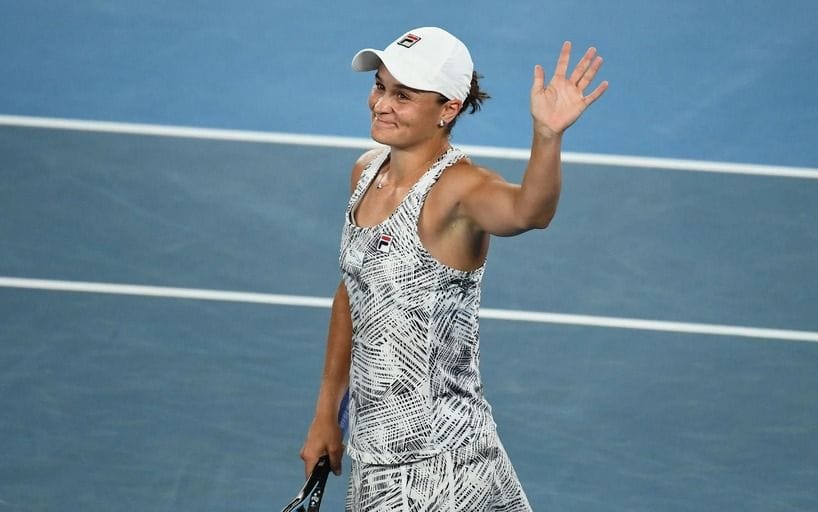 Dünýäniň 1-nji raketkasy tennis bilen hoşlaşdy