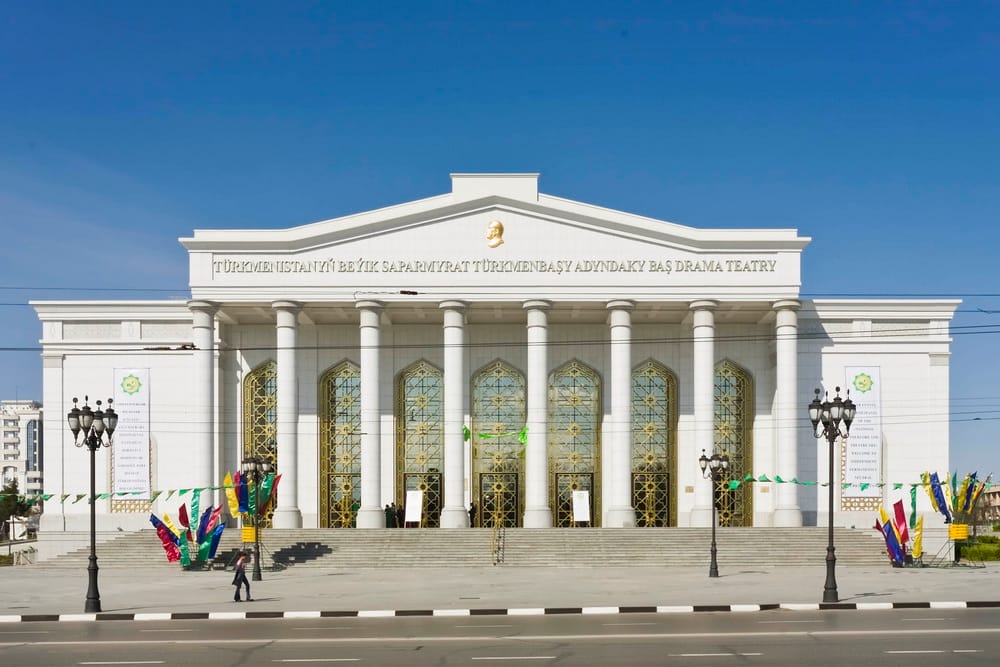 Türkmenistanyň teatrlarynyň hazynasy täze eserler bilen baýlaşdyrylar