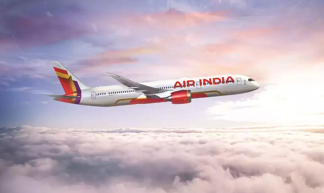 Самолет Air India потерпел крушение вскоре после вылета из Ахмедабада