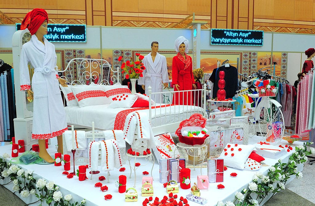 Два предприятия Минтекстильпрома Туркменистана преобразуют в акционерные общества