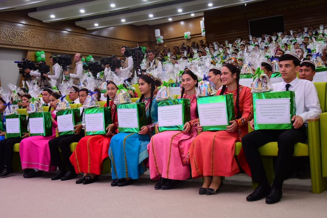 Döwletliler köşgünde Çagalary goramagyň halkara güni dabaraly bellenildi