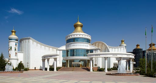 У Туркменского кукольного театра появился новый руководитель